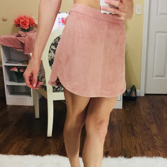 NEW BB Dakota Pink Lemonade Suede Mini Skirt - Picture 3 of 5